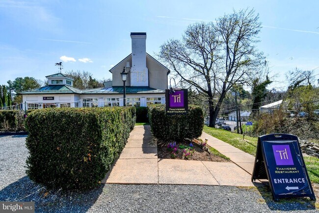 Building Photo - 17 - Apt. #1 Madision Street Unit