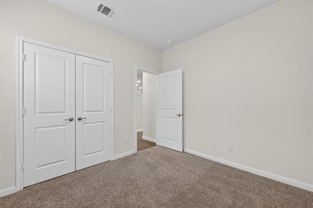 Building Photo - 3955 Oak Crk Cir