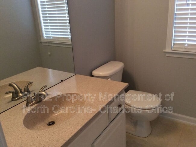 Building Photo - 7713 Noland Woods Dr