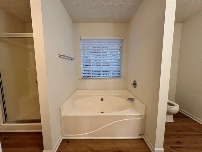 Building Photo - 3780 Crescent Walk Ln NE