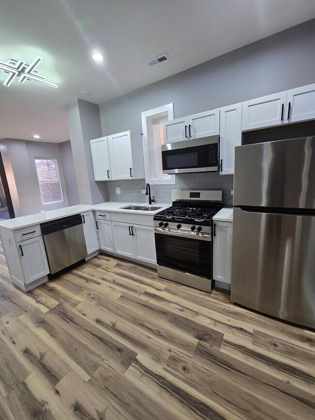 Building Photo - 3732 S Calumet Ave