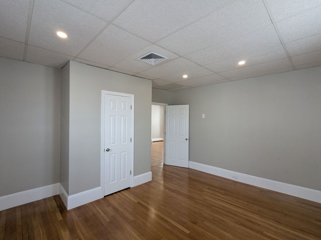 Building Photo - 684 Park Ave