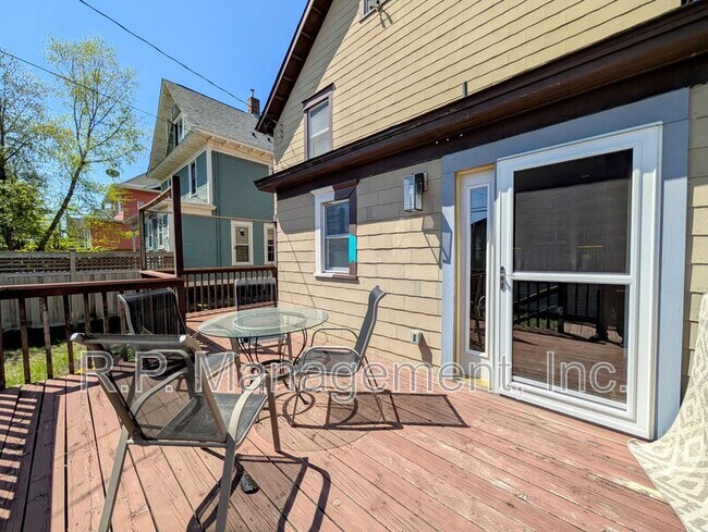Building Photo - 398 N Herschel St