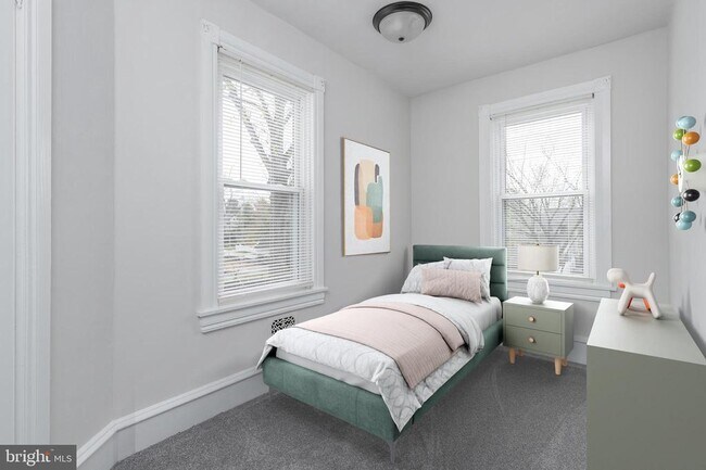 Building Photo - 21 Grandview Ave