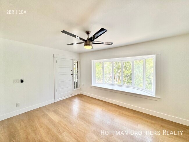 Building Photo - 858 N La Fayette Park Pl