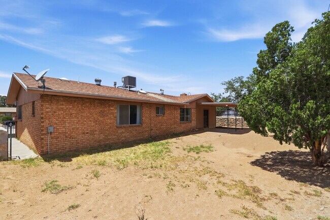 Building Photo - 1610 Dale Douglas Dr