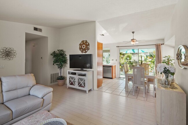 Building Photo - Wonderful Single Story Home with Great Yard in Santa Clarita!