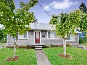 Building Photo - Fully Remodeled - 3 Bed/2 Bath with AC -  South Seattle - Boeing Field