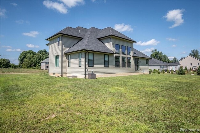 Building Photo - 5344 Birch Dr