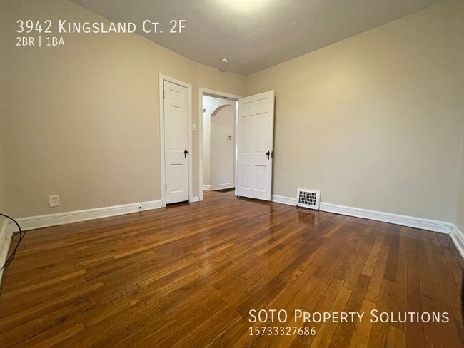 Building Photo - **section 8 accepted**Charming 2-bedroom, ...