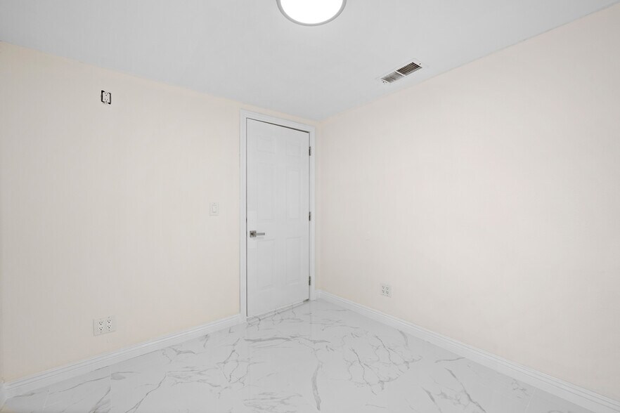 Building Photo - 13700 Branford St