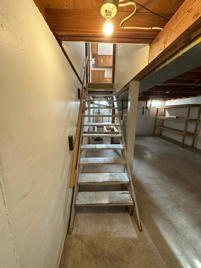 Building Photo - 32-46 Manor Drive - 42