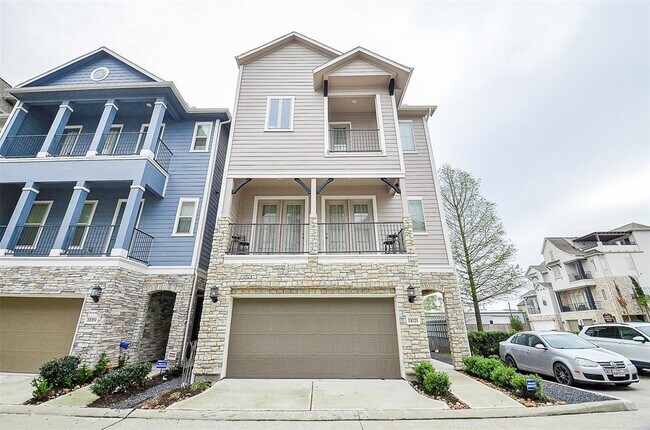 Building Photo - 11021 Mikula Dr