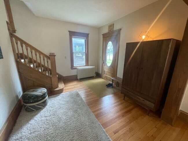 Building Photo - Beautiful, Charming and Well Maintained Four Bedroom Single Family Home in Macalester/Groveland N...