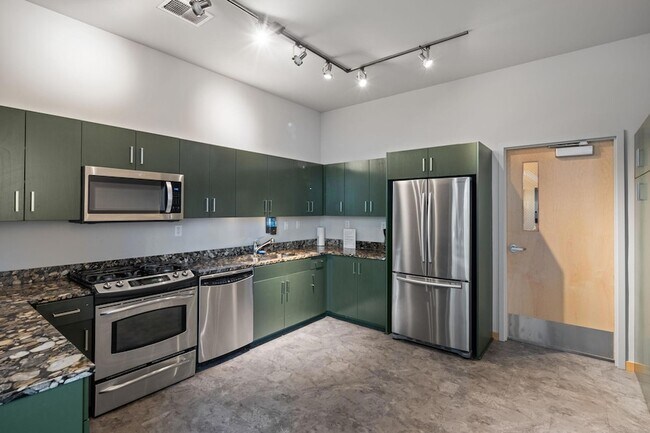 Building Photo - 215 10th Ave S