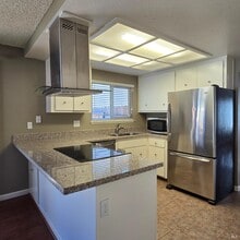 Building Photo - 2031 California Dr