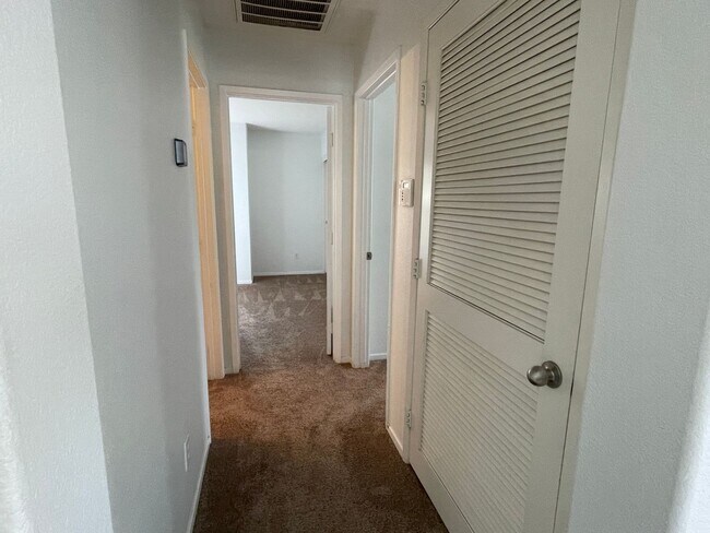 Building Photo - 2 Bedroom Condo in Otay Ranch