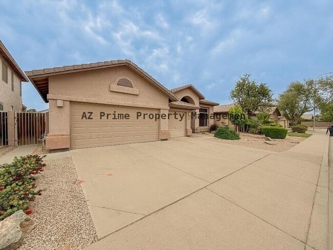 Building Photo - 890 N Bullmoose Dr