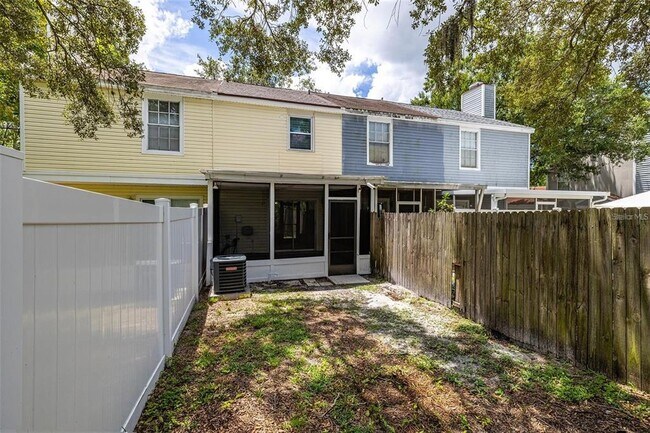 Building Photo - 6211 Oak Cluster Cir