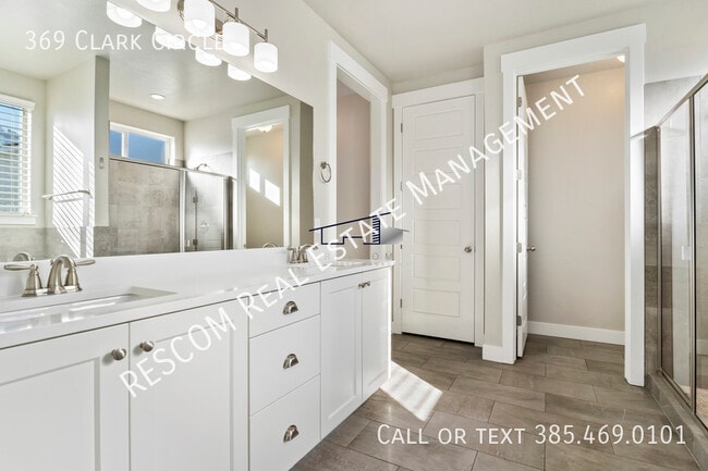 Building Photo - 369 Clark Cir