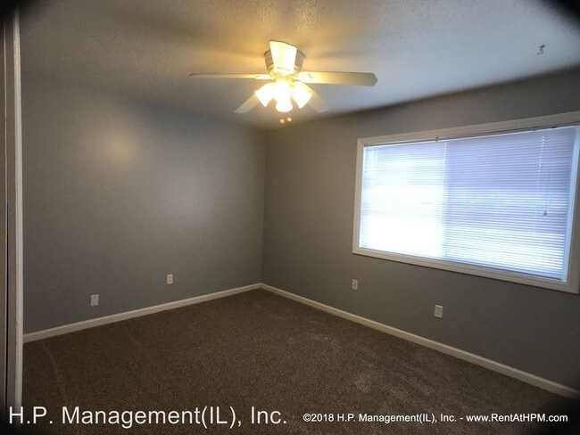 Building Photo - 1144 University Dr