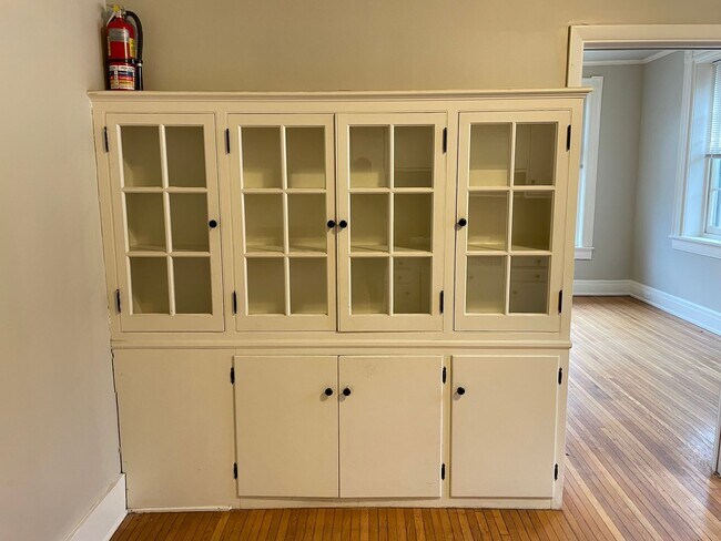 Building Photo - 107 S Broad St