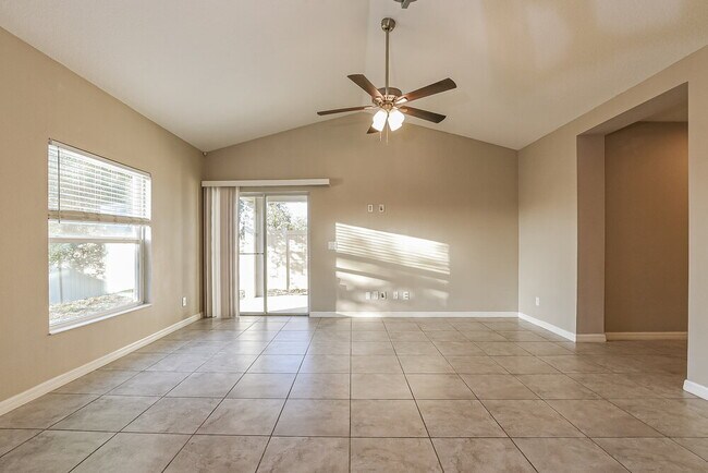 Building Photo - 9808 Kinmore Dr