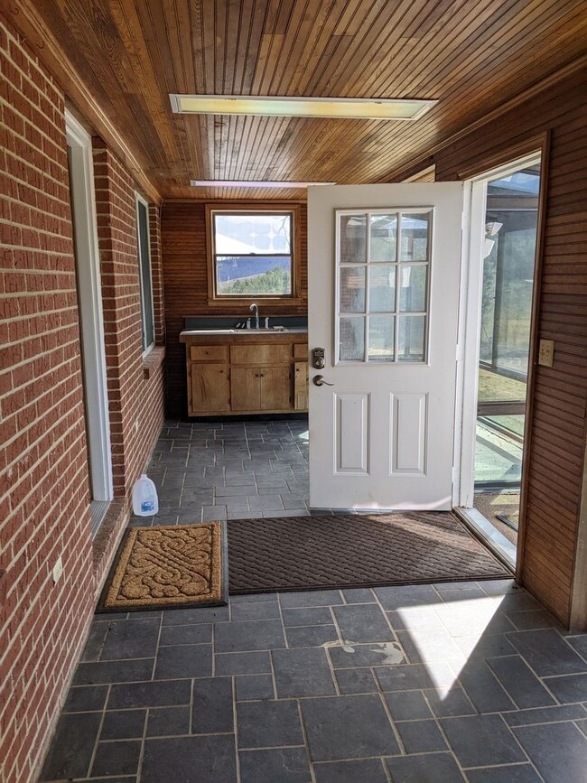 Building Photo - 5990 Idlewild Rd