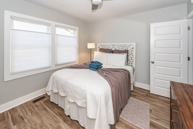 Building Photo - 1511 Larry St