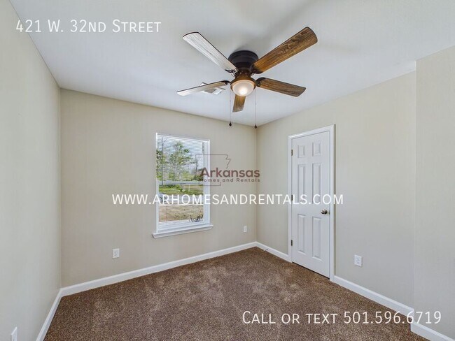 Building Photo - 421 W 32nd St