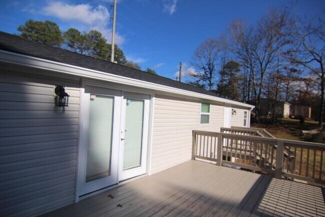 Building Photo - 2232 Dawson Forest Rd E