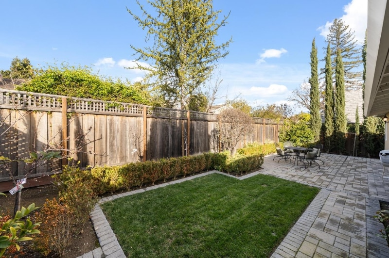 Building Photo - 242 Thurston St