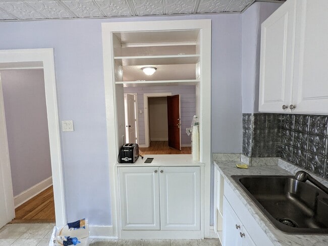 Building Photo - 24 Cortland Pl