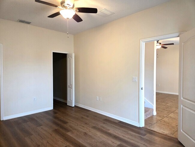 Building Photo - Adjacent to Waterfront Park