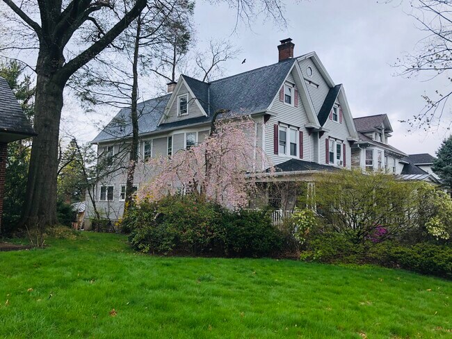 735 Taylor Avenue - 733 Taylor Ave
