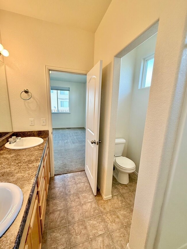 Building Photo - 6 Month lease special $100/mo off per month. Priced at $2195 after discount. Beautiful 3 Bed / 2 ...