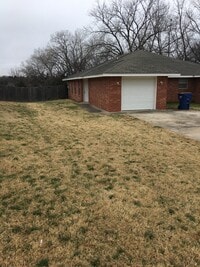 Building Photo - 1008 Aspen Ct