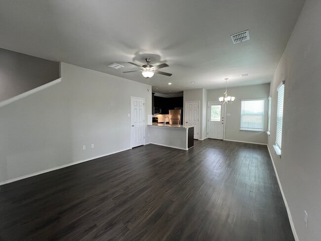 Building Photo - 2-Story Luxury duplex in Seguin