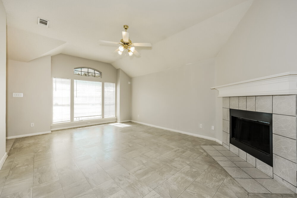 Building Photo - 5017 Eastcreek Dr