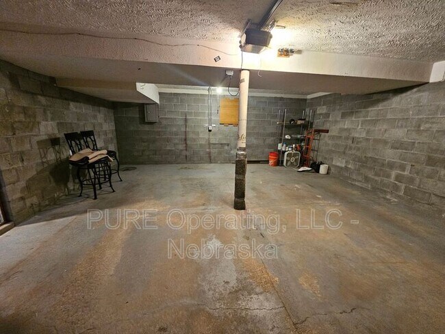 Building Photo - 8303 Vernon Ave