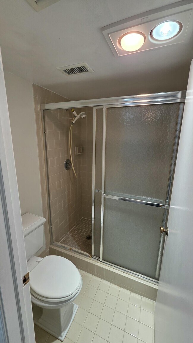 Building Photo - 23305 Barwood Ln N