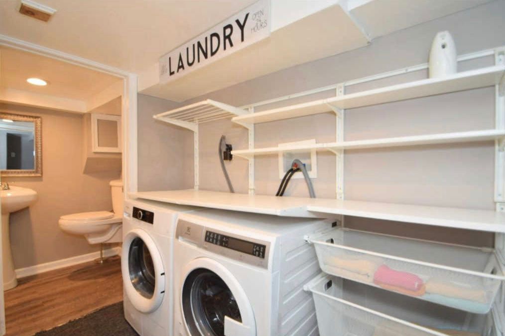 Building Photo - 245 Pensdale St