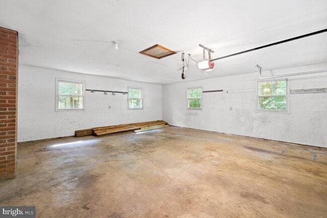 Building Photo - 39225 Foxhill Rd