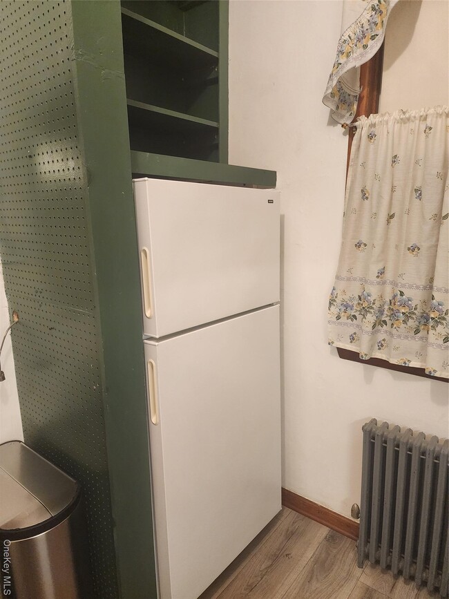 Building Photo - 229 Monitor St