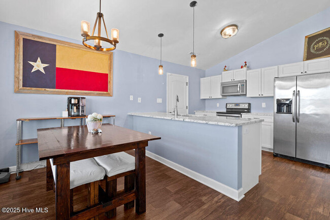 Building Photo - 244 Breakwater Dr