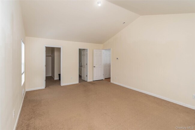 Building Photo - 62 Bristol Cir