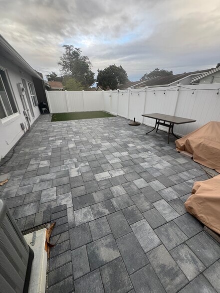 Building Photo - 5482 Lakewood Cir S