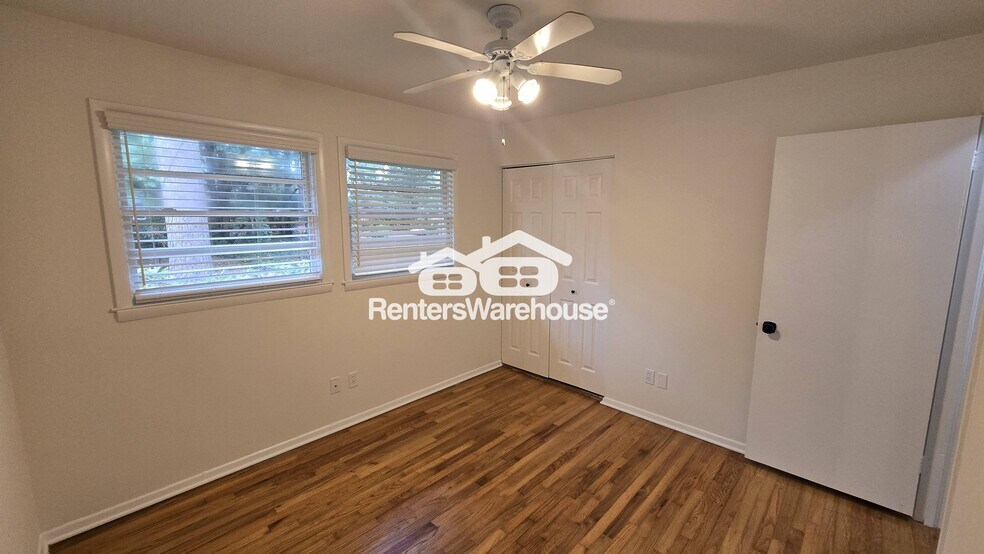 Building Photo - 1108 Greenbriar Cir