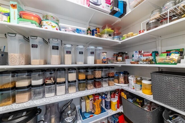 Building Photo - 2440 Berryville Ln