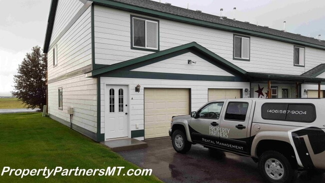 Building Photo - *** Beautiful Condo - 3Bed 2Bath ***